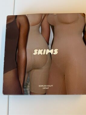 SKIMS SEAMLESS SCULPT CATSUIT